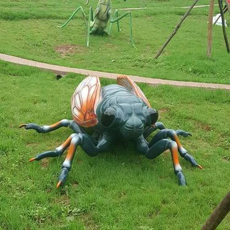 Grasshopper Statues detail image 4