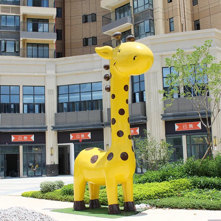 Giraffe Statue Decor detail image 4