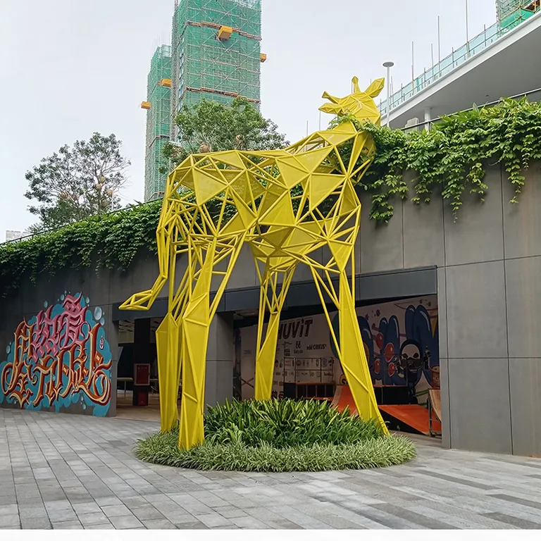 Large Giraffe Statue detail image 2