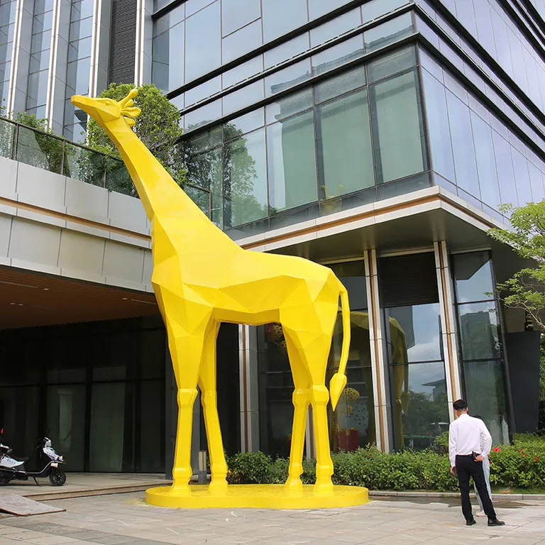 Metal Giraffe Statue